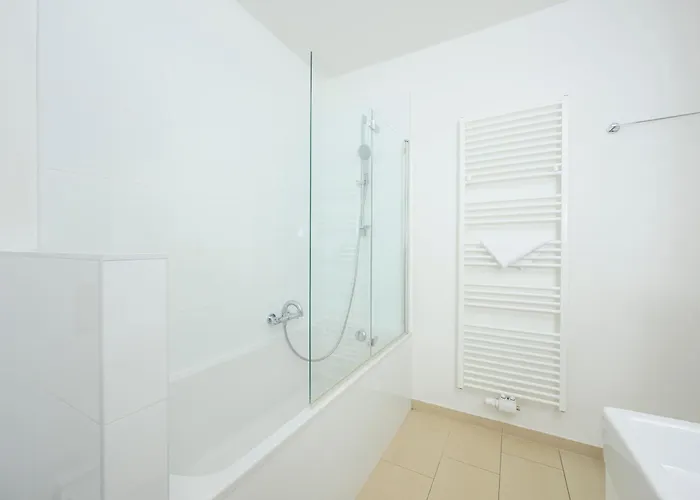 Rooftop Haven 120m, 3br, Terrace, Views!