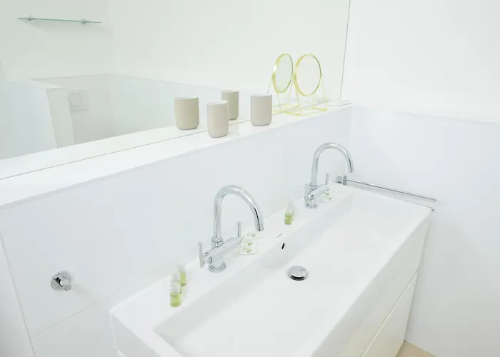 Rooftop Haven 120m, 3br, Terrace, Views! Apartamento *