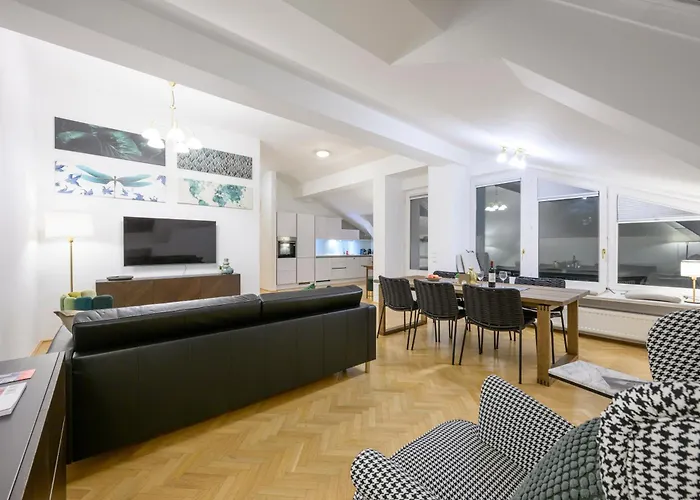 Apartamento Rooftop Haven 120m, 3br, Terrace, Views! Viena