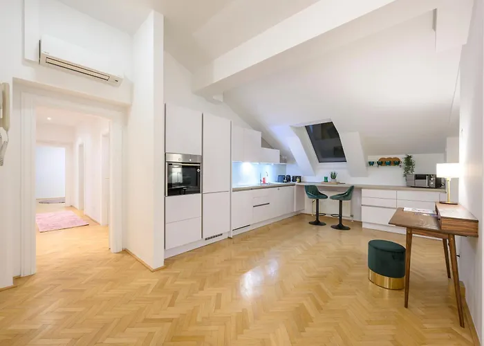 Apartamento Rooftop Haven 120m, 3br, Terrace, Views! *