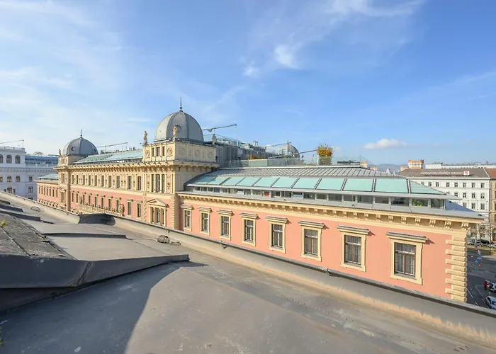 Rooftop Haven 120m, 3br, Terrace, Views! * Viena